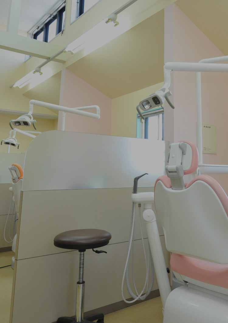 “噛める喜び”を、あなたに合った治療で。 The joy of chewing, tailored to you.